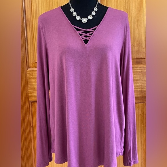 Feiersi Tops - Women's Feiersi Brand Light Purple Long Sleeve Relaxed Cut Out Blouse Size XL